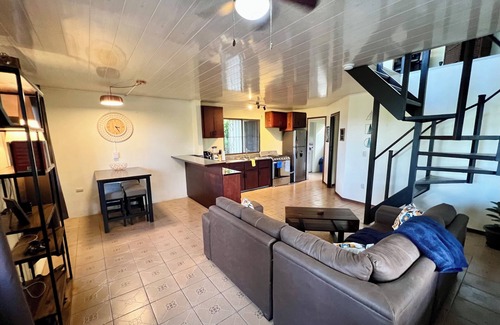 Tilaran House | Charming 2-bedroom Lake View House in Puerto San Luis with WiFi