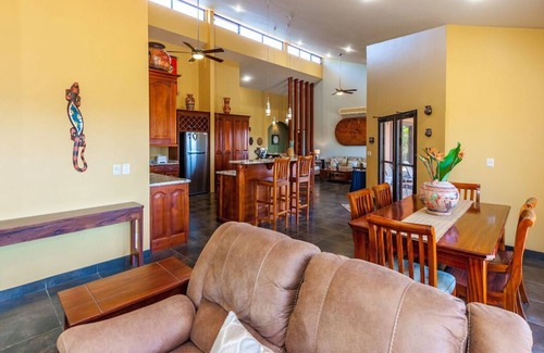 El Ocotal House | Jungle and Ocean Paradise, Infinity Pool, 4BR/3BA - Private location!