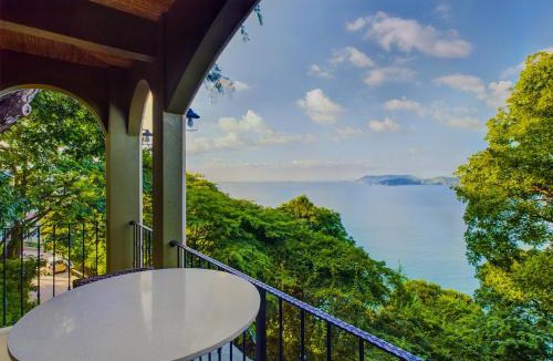 Playa Flamingo Apartment | 360 Splendor 301-Ocean View Condo-Breakfast Included!