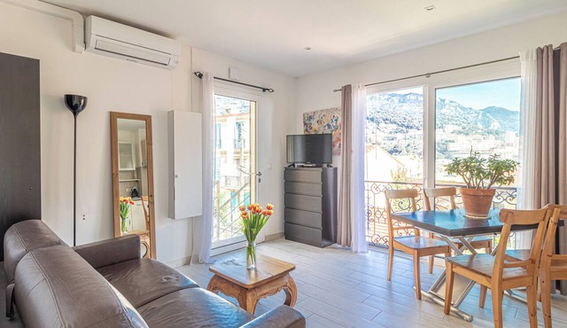 This condominium is a 1 bedroom(s), 1 bathrooms, located in Beausoleil , AL.
