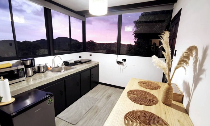 Sierra House | Calma Loft Monteverde Rainforest - Epic Views - Santa Elena